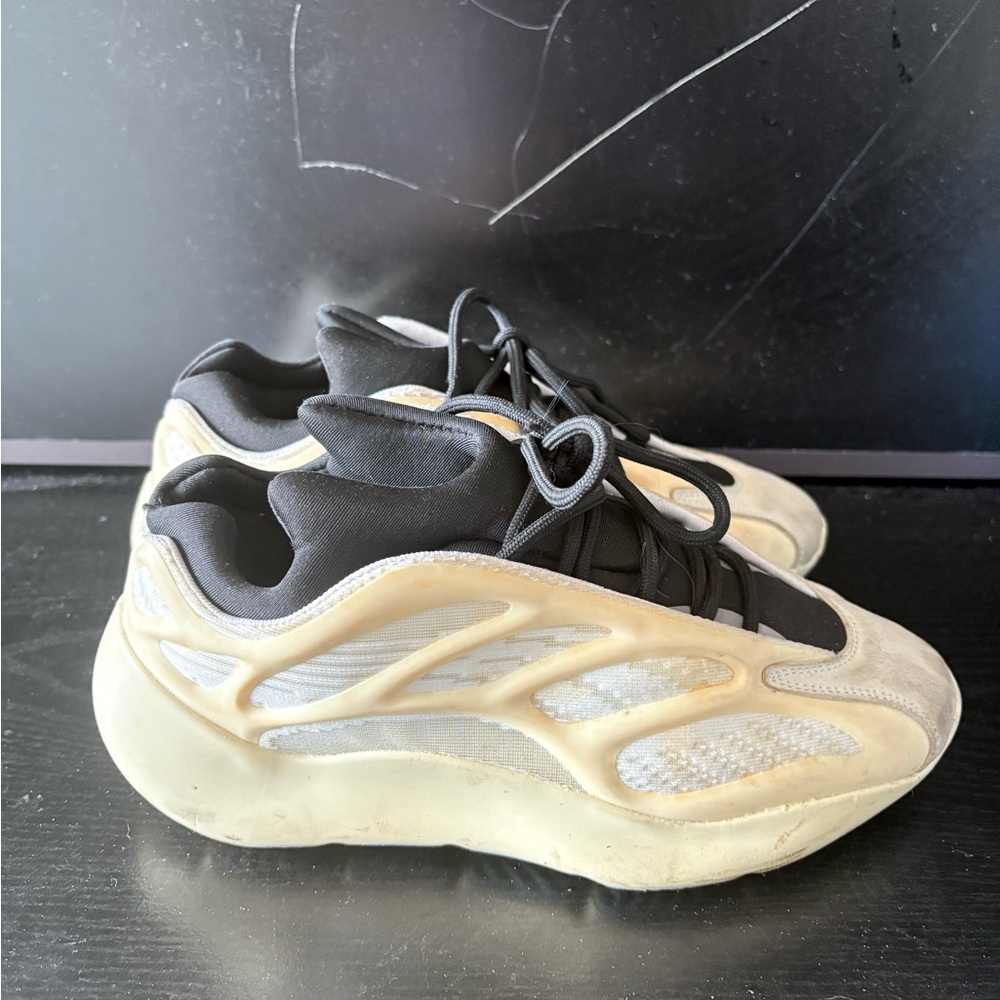 Yeezy Glow in The Dark